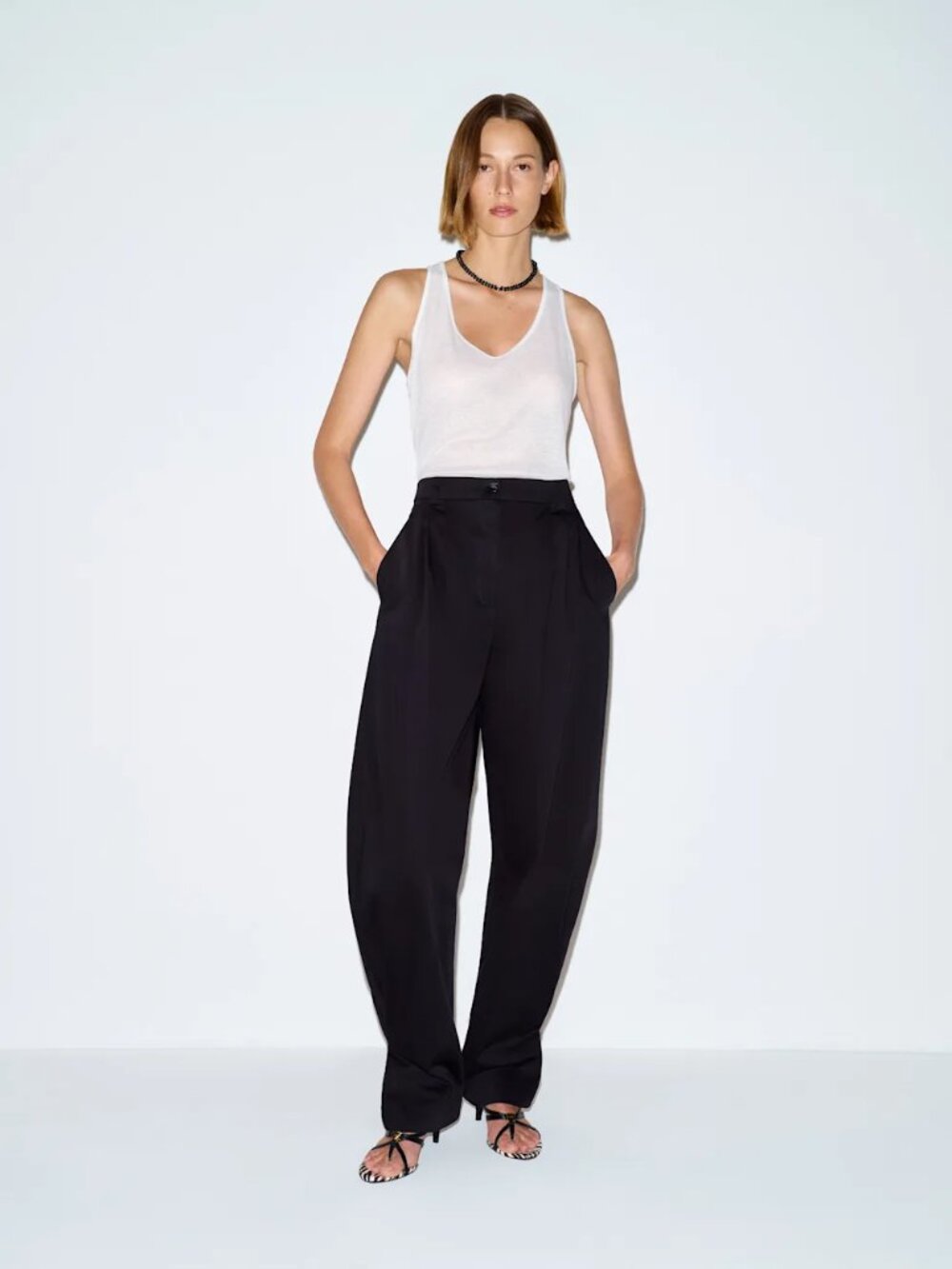 Reformation Oria Barrel Leg Pant Black - Size 6 NWT